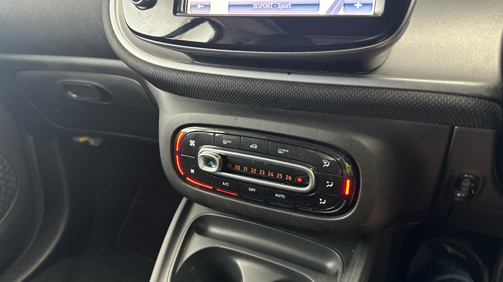 Smart Fortwo Coupe 1L Passion White #15