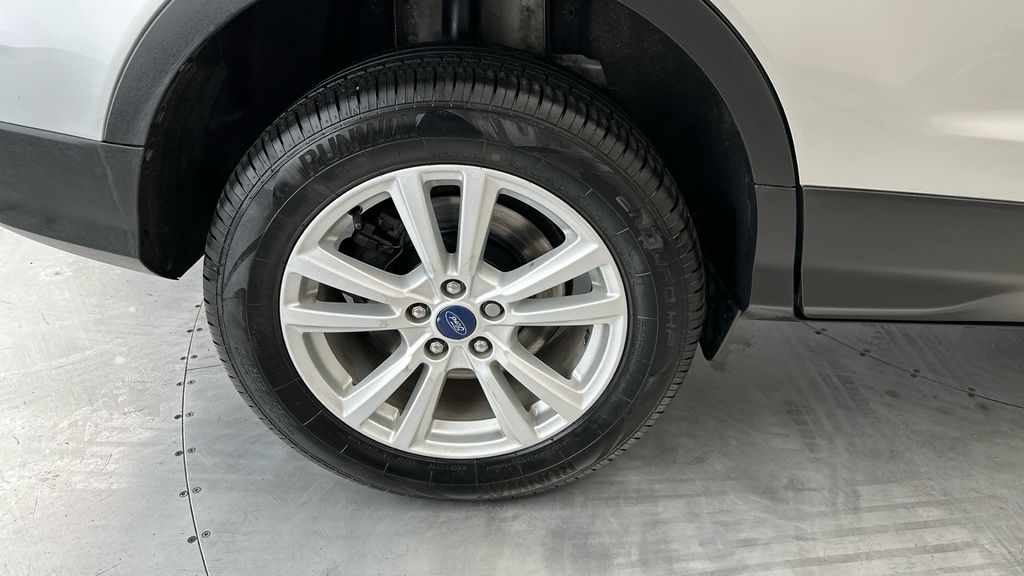 Ford Kuga  White #23