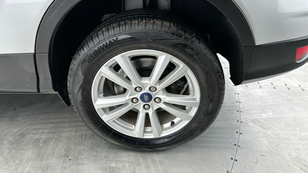 Ford Kuga  White #22