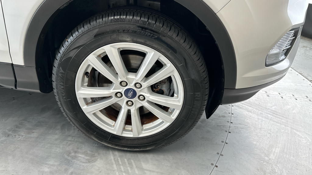 Ford Kuga  White #24