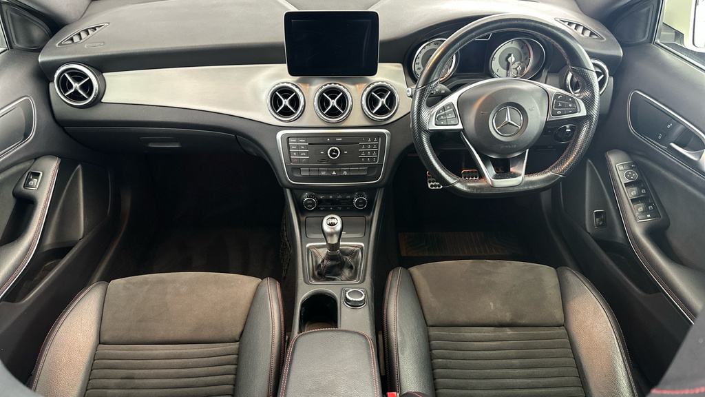 Mercedes-Benz GLA Class Automatic Red #14