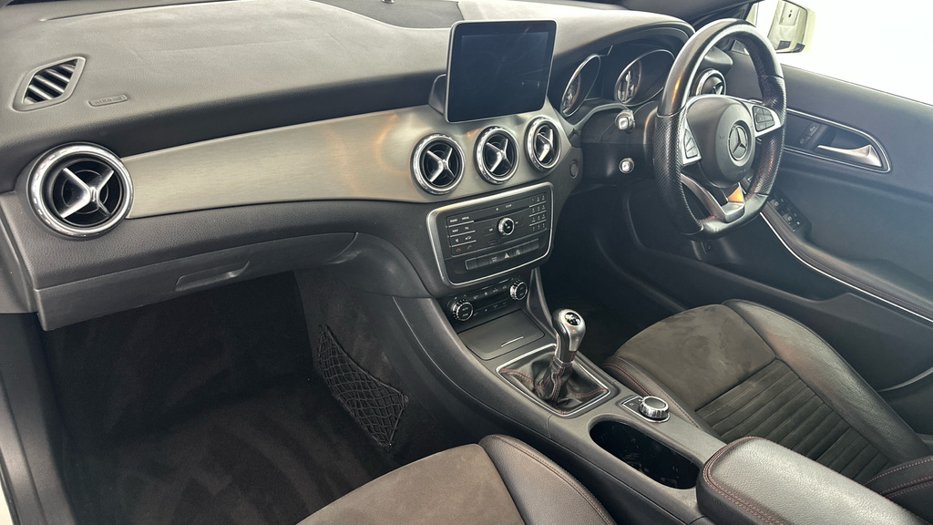 Mercedes-Benz GLA Class Automatic Red #13