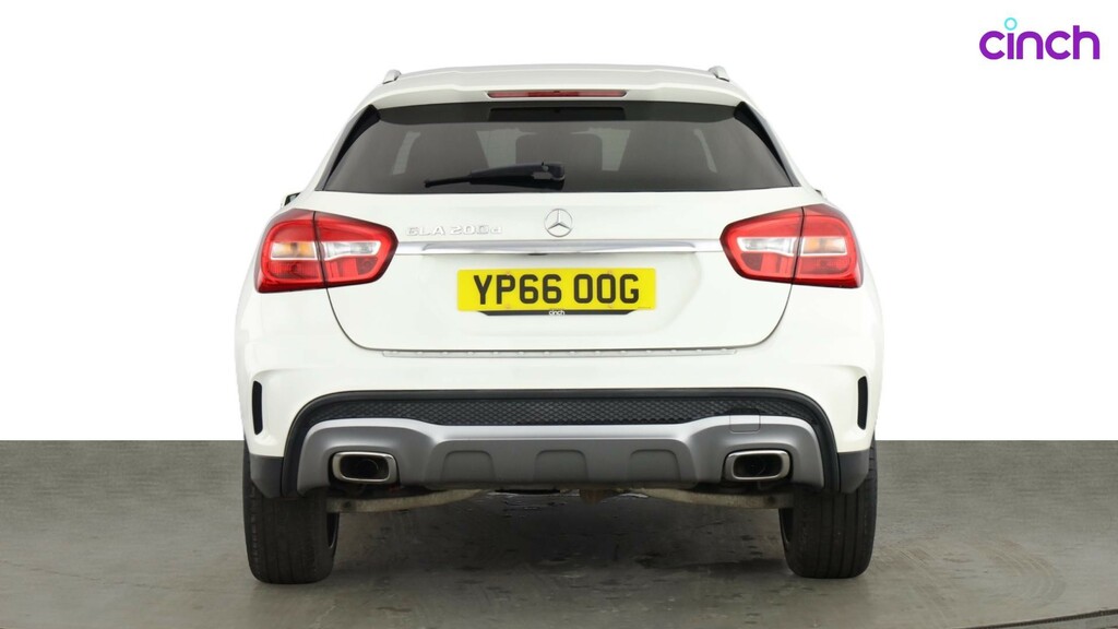Mercedes-Benz GLA Class Automatic Red #4