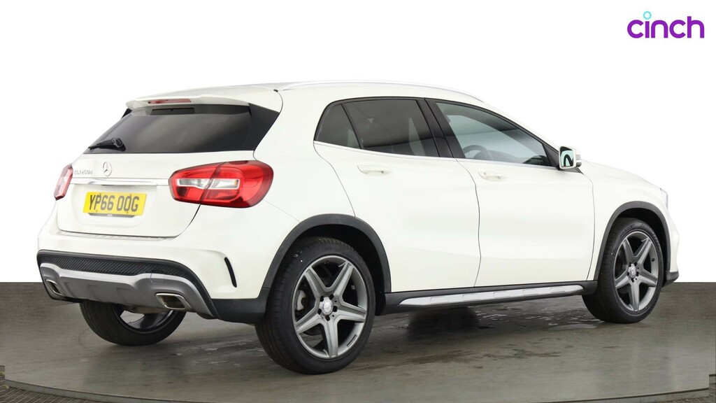Mercedes-Benz GLA Class Automatic Red #3