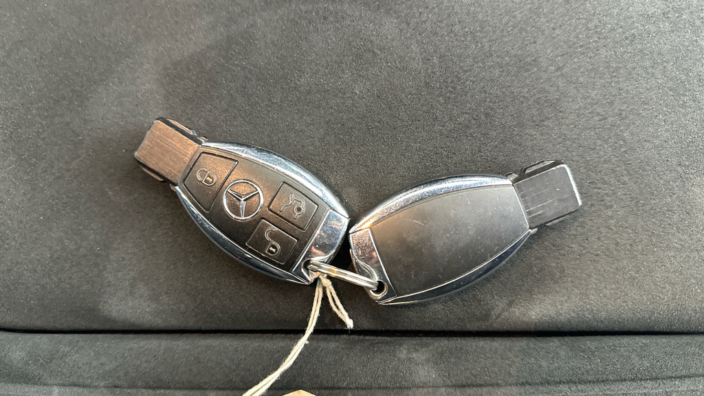 Mercedes-Benz GLA Class Automatic Red #12