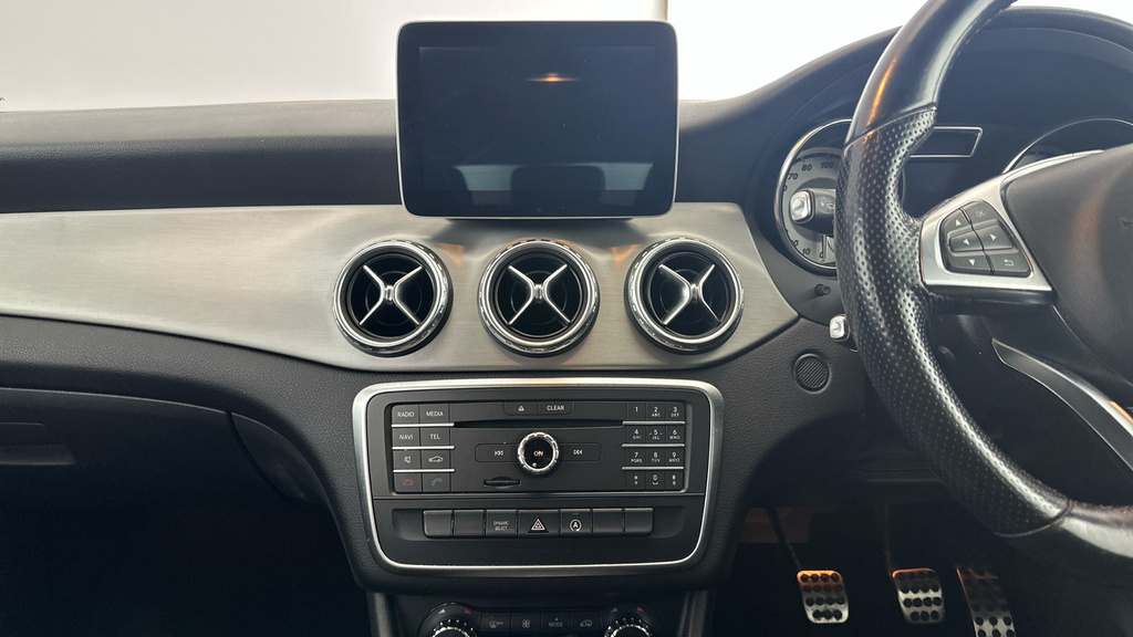 Mercedes-Benz GLA Class Automatic Red #19