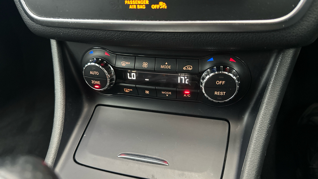 Mercedes-Benz GLA Class Automatic Red #10