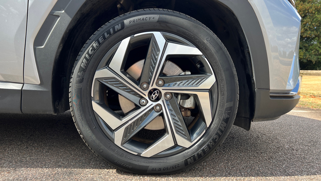 Hyundai Tucson Premium Black #30