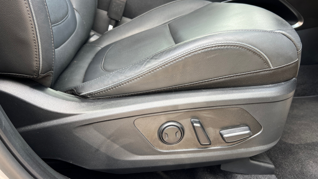 Hyundai Tucson Premium Black #40