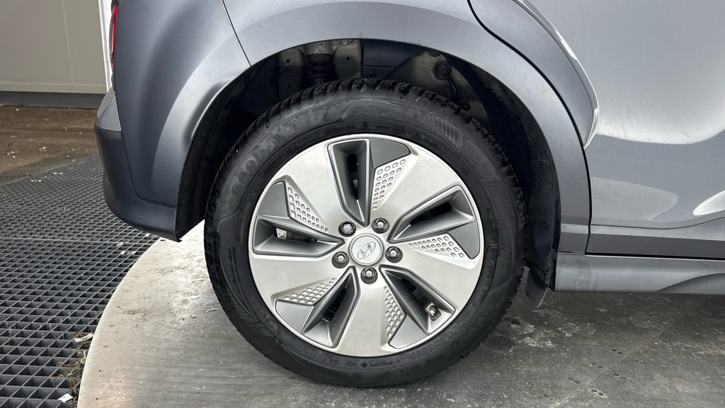 Hyundai Kona Hatchback #16