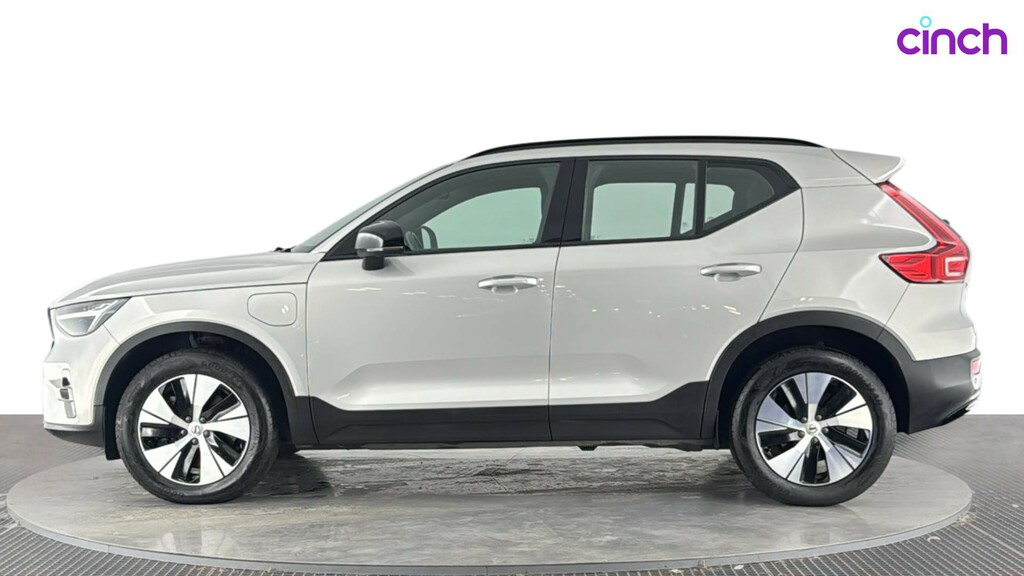 Volvo XC40 Plus Red #6
