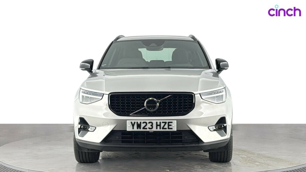 Volvo XC40 Plus Red #8