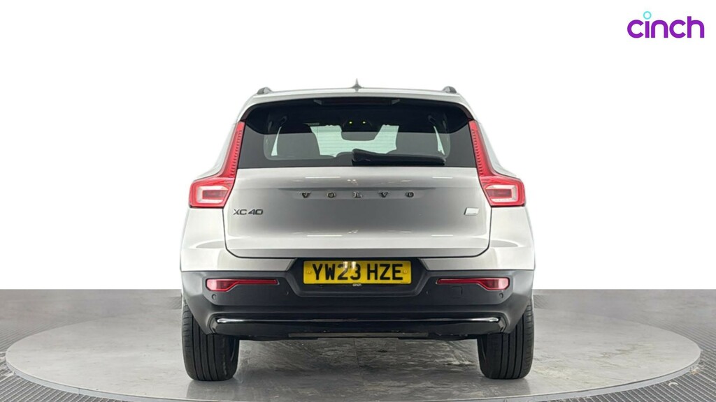 Volvo XC40 Plus Red #4