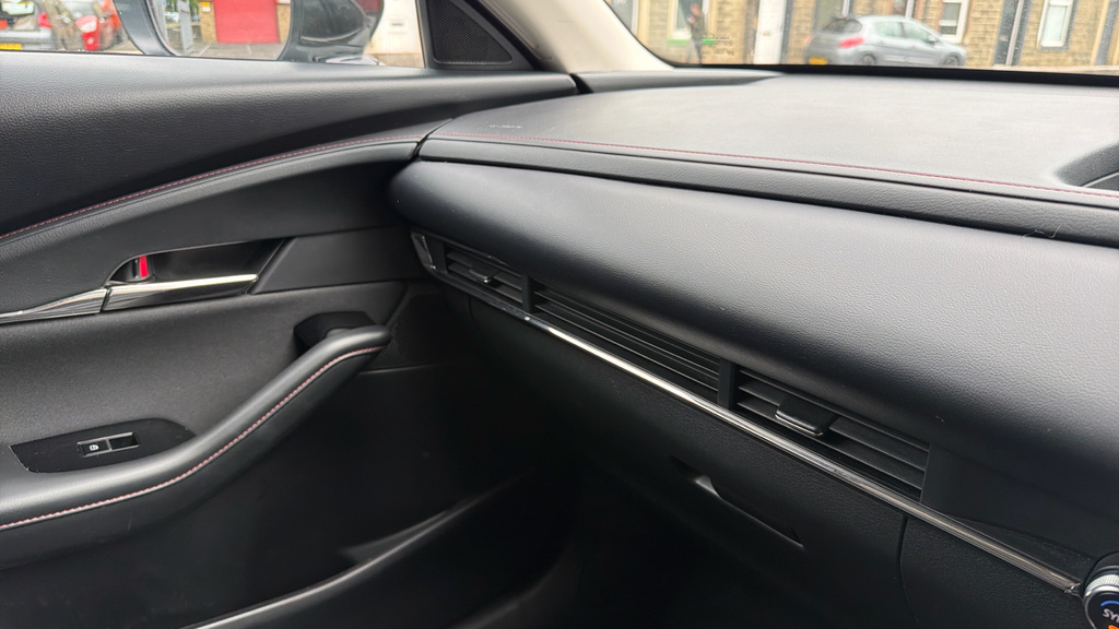 Mazda CX-30 Centre-line Black #37