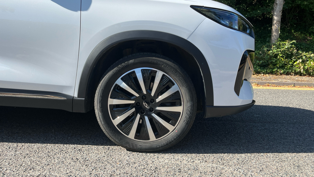 Chery Tiggo 8 Summit Black #20