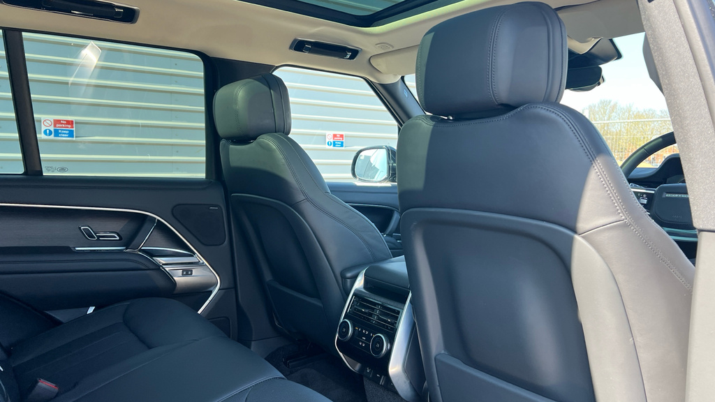 Land Rover Range Rover Automatic Black #35