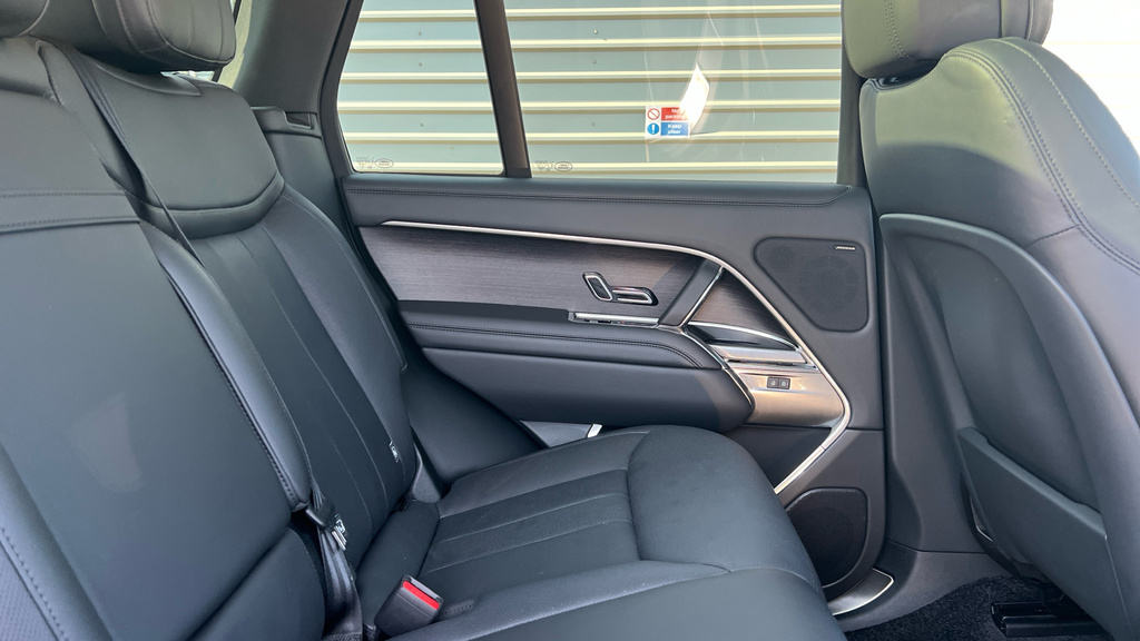 Land Rover Range Rover Automatic Black #37