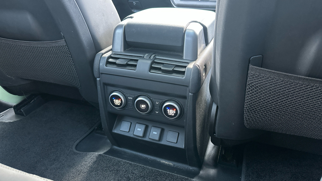 Land Rover Defender 3.0 D250 Se 110 Blue #28