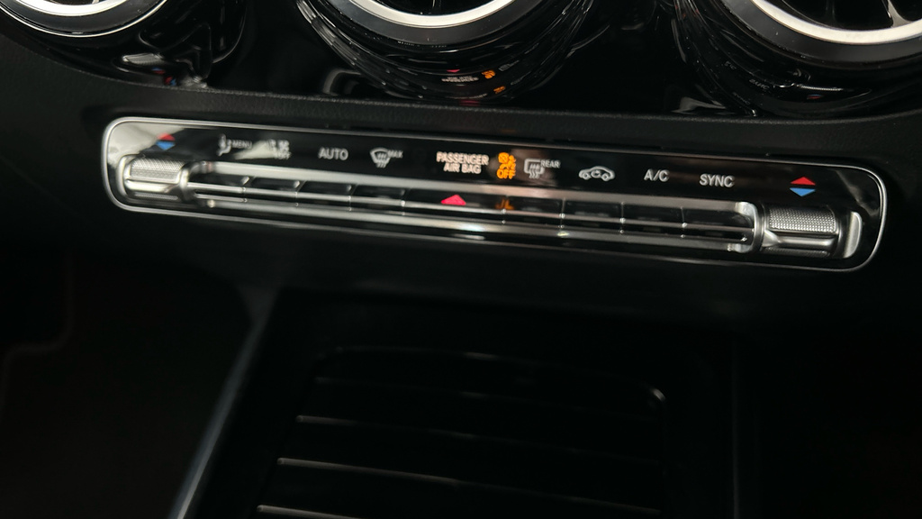 Mercedes-Benz GLA Class Hatchback Grey #18