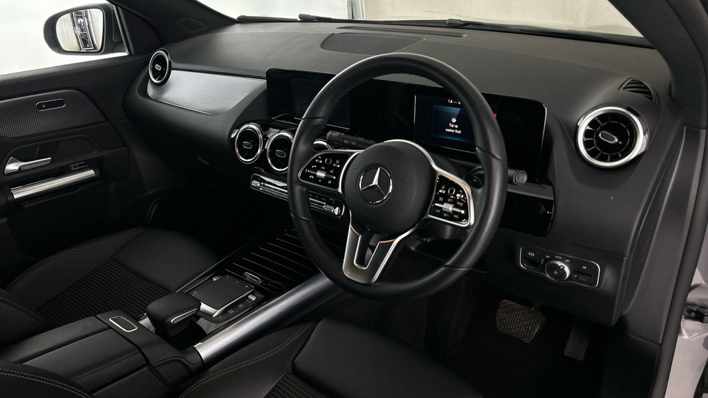 Mercedes-Benz GLA Class Hatchback Grey #9