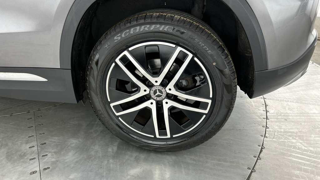 Mercedes-Benz GLA Class Hatchback Grey #24