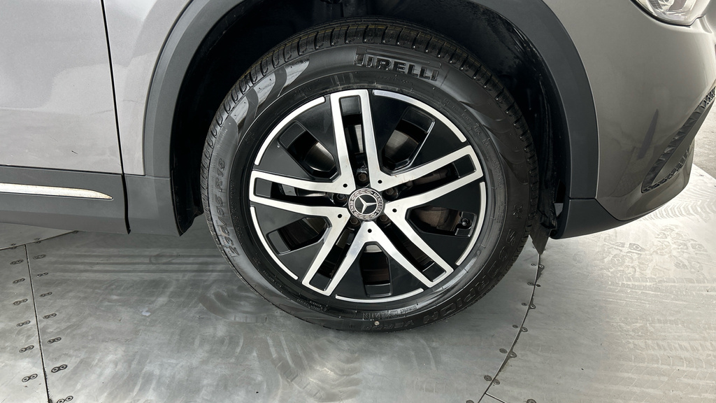 Mercedes-Benz GLA Class Hatchback Grey #26