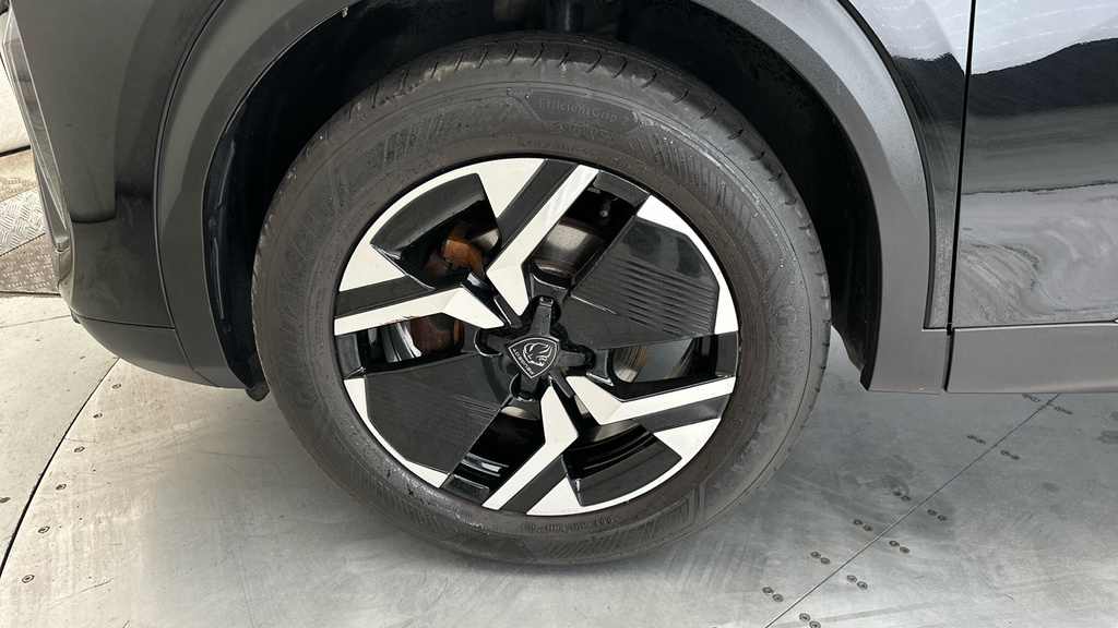 Peugeot 2008 Active White #22