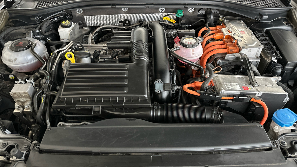 Skoda Superb Hatchback  #21