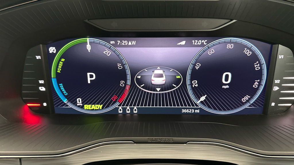 Skoda Superb Hatchback  #18