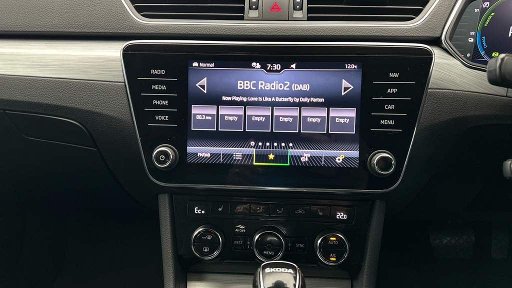 Skoda Superb Hatchback  #17