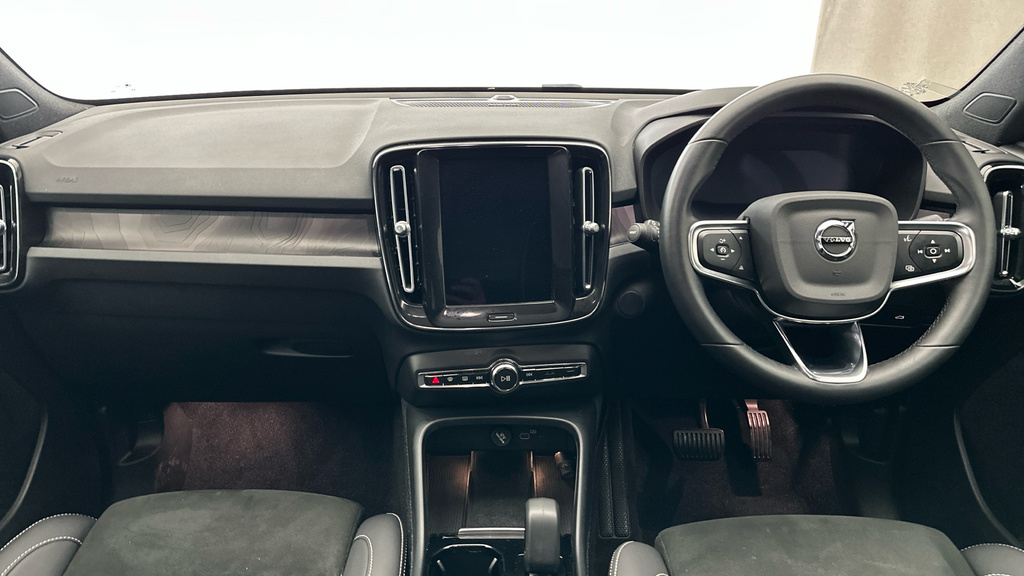 Volvo C40 Ultimate White #14