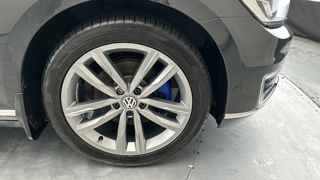 Volkswagen Passat Coupe Blue #23