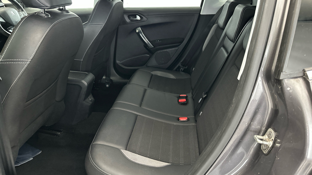 Peugeot 2008 Active Grey #19
