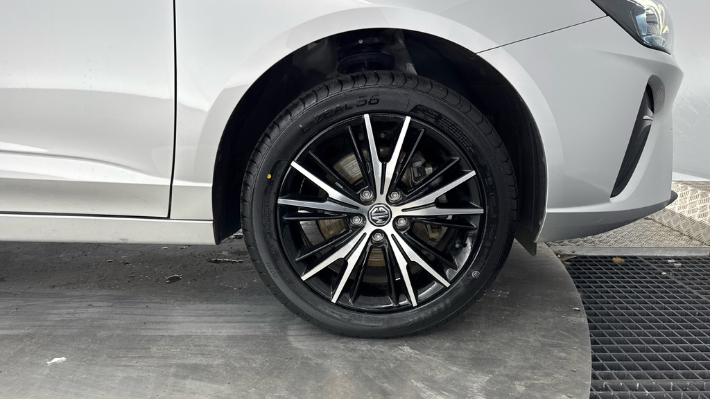 MG MG5 Trophy Long Range 61.1Kwh Grey #18