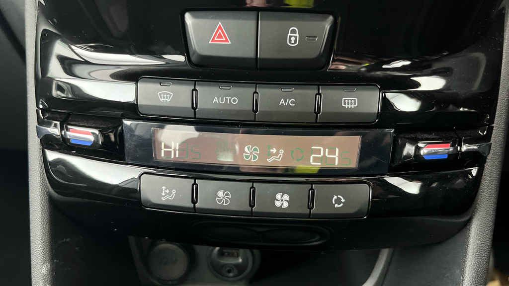 Peugeot 2008 1.2 Puretech Active Grey #17