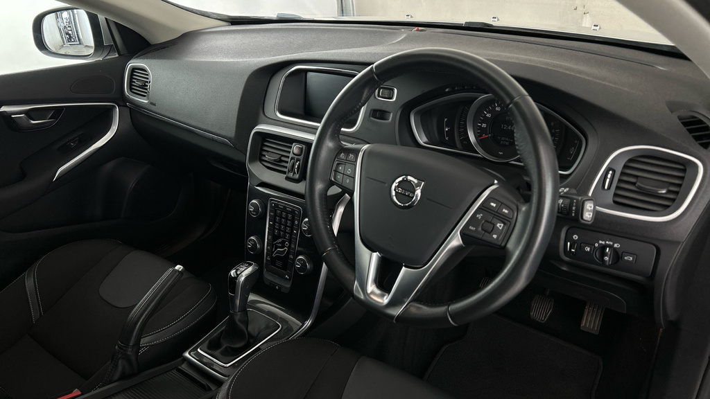 Volvo V40 Hatchback Blue #10