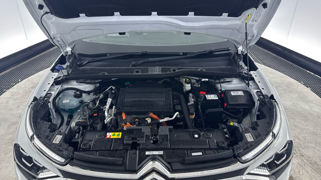 Citroen e-C4 Citron C4 Shine Plus Black #16