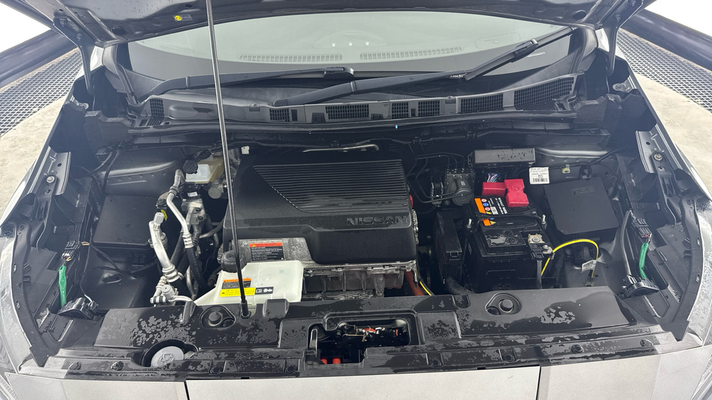 Nissan Leaf Acenta Grey #16