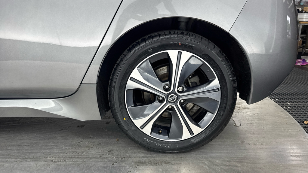 Nissan Leaf Acenta Grey #20