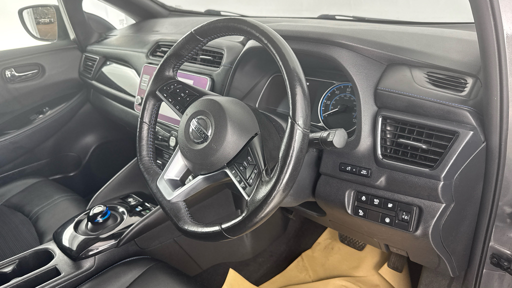 Nissan Leaf Acenta Grey #9