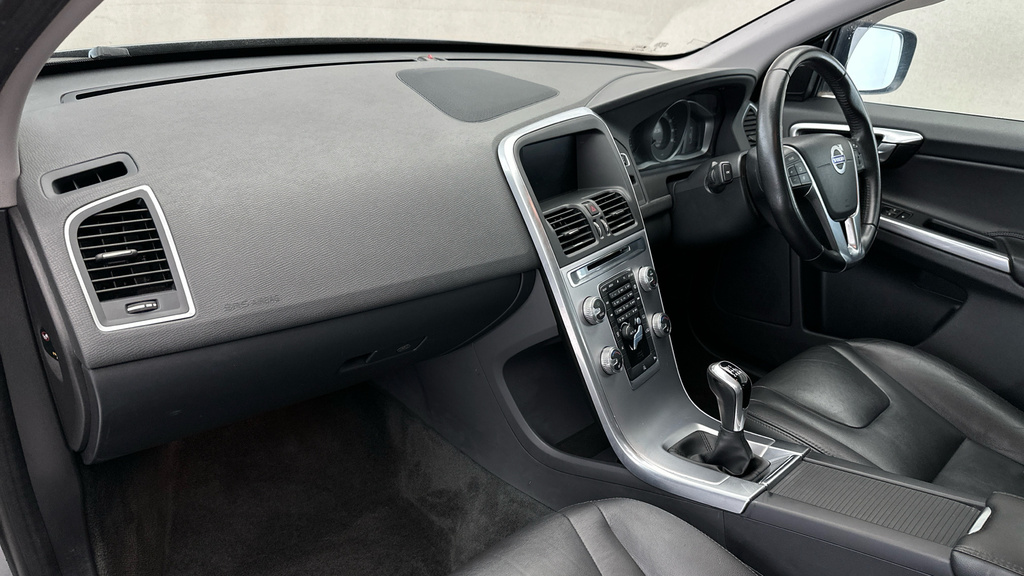 Volvo XC60  Black #11