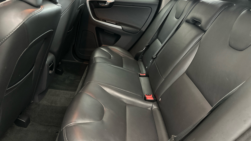 Volvo XC60  Black #17