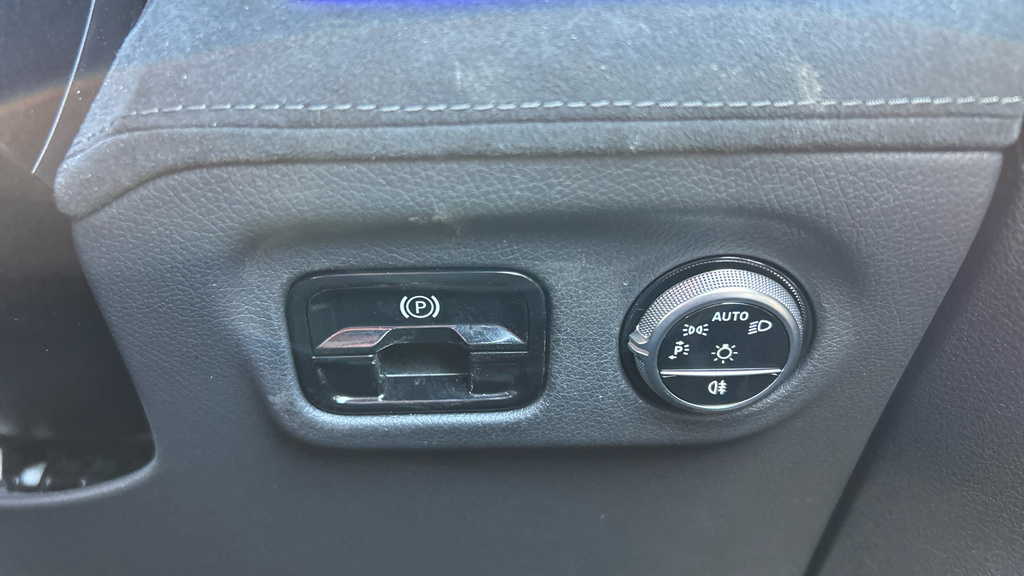 Mercedes-Benz EQE Amg Line Silver #59
