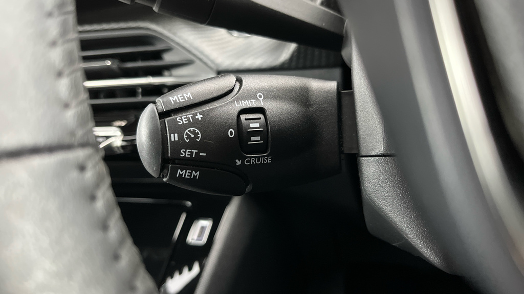 Peugeot e-2008 Gt Black #22