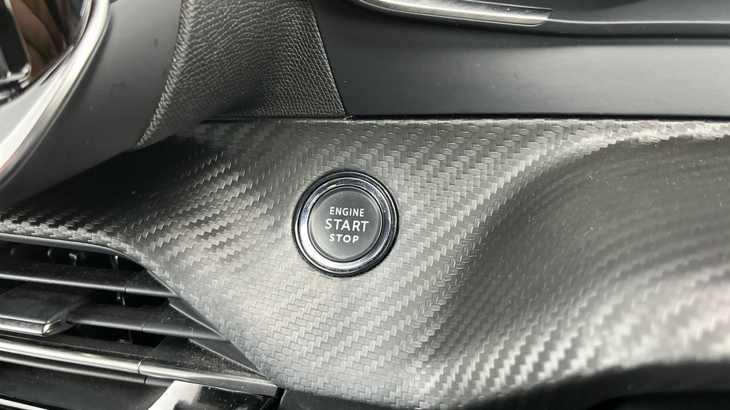 Peugeot e-2008 Gt Black #19