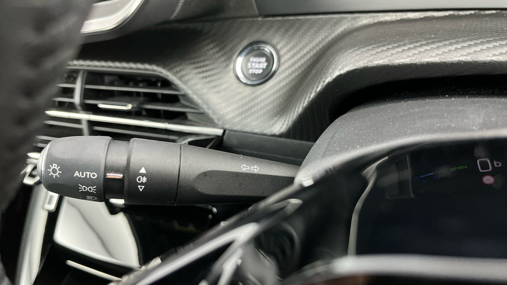Peugeot e-2008 Gt Black #11