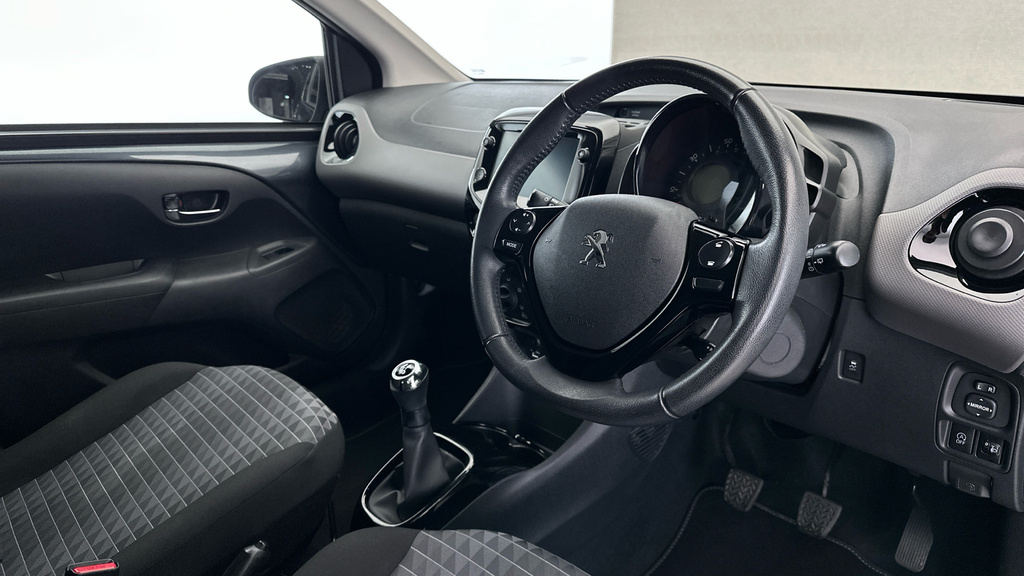 Peugeot 108 1.0 72 Collection Green #9