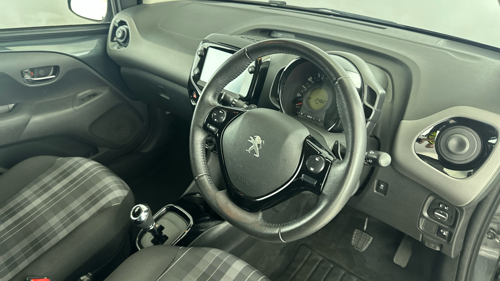 Peugeot 108 Active Blue #9