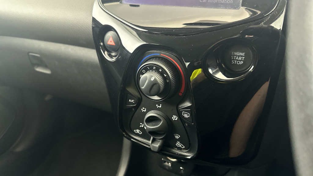 Peugeot 108 Active Blue #15