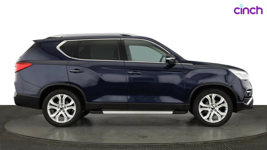 SsangYong Rexton Ultimate White #2